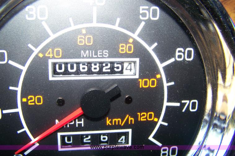 image for item 4739 1995 Kenworth T600 semi truck