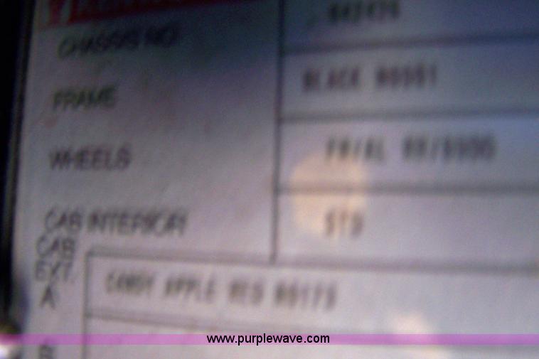 image for item 4739 1995 Kenworth T600 semi truck