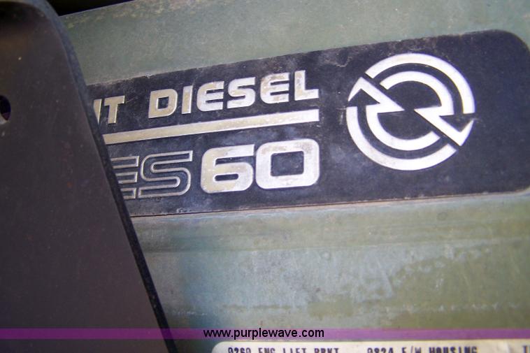 image for item 4739 1995 Kenworth T600 semi truck