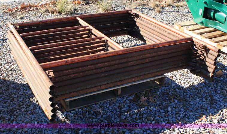 image for item 4764 (8) scaffolding sections