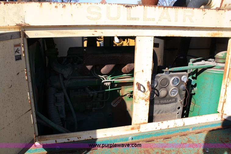 image for item 4767 Sullair 185 air compressor