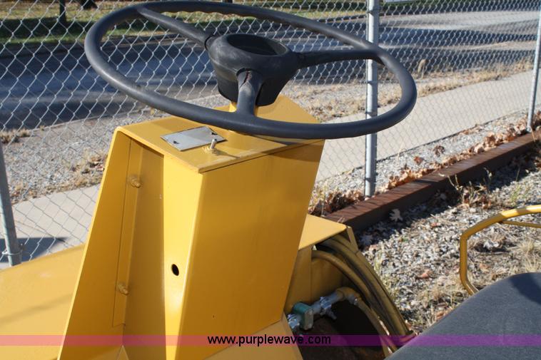 image for item 4770 1979 Roscoe roller