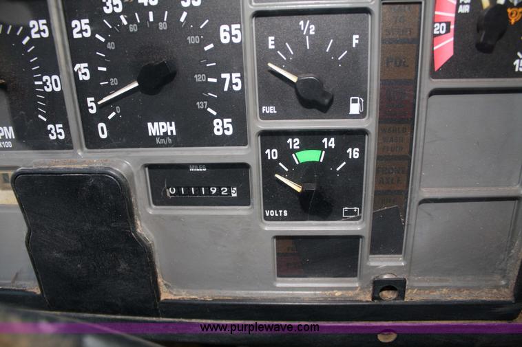 image for item 4782 1990 International 4600 dump truck