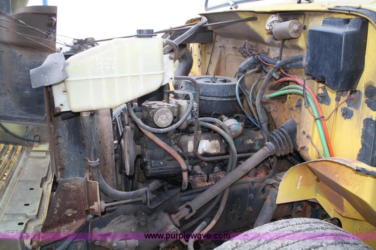 image for item 4782 1990 International 4600 dump truck