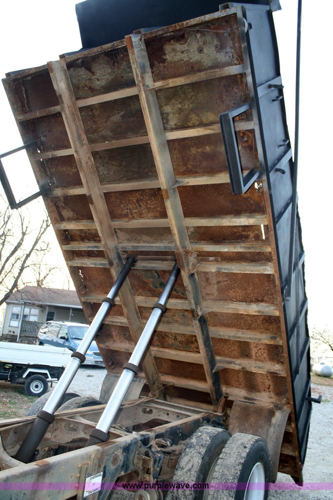 image for item 4782 1990 International 4600 dump truck