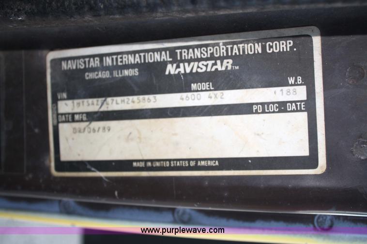 image for item 4782 1990 International 4600 dump truck