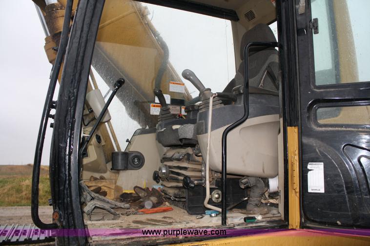 image for item 4820 2001 Caterpillar 320CL excavator