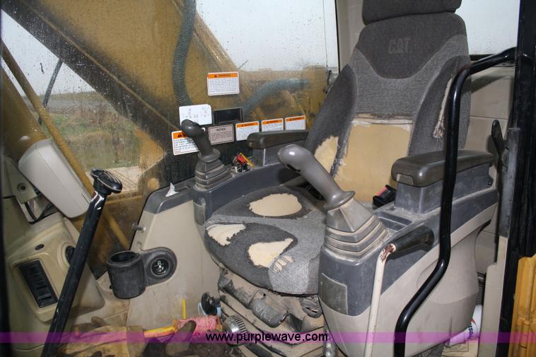 image for item 4820 2001 Caterpillar 320CL excavator