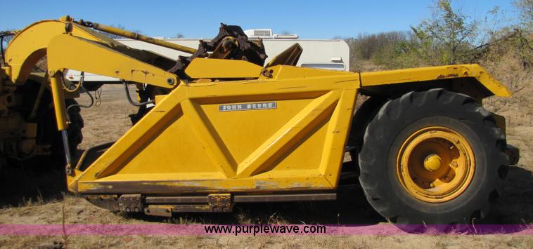 image for item 5160 1967 John Deere 7600 paddle scraper