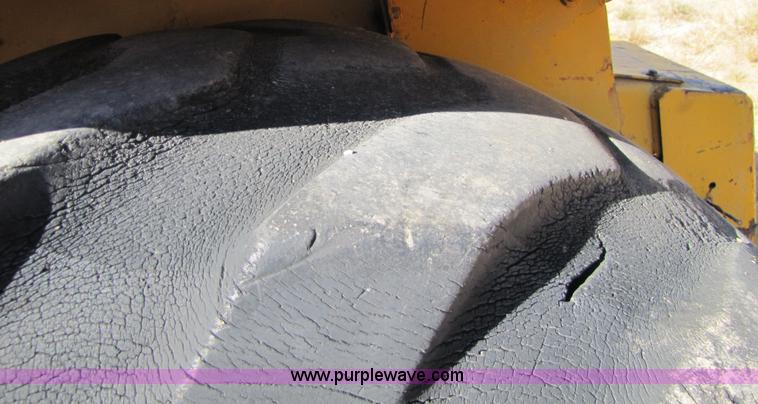 image for item 5160 1967 John Deere 7600 paddle scraper