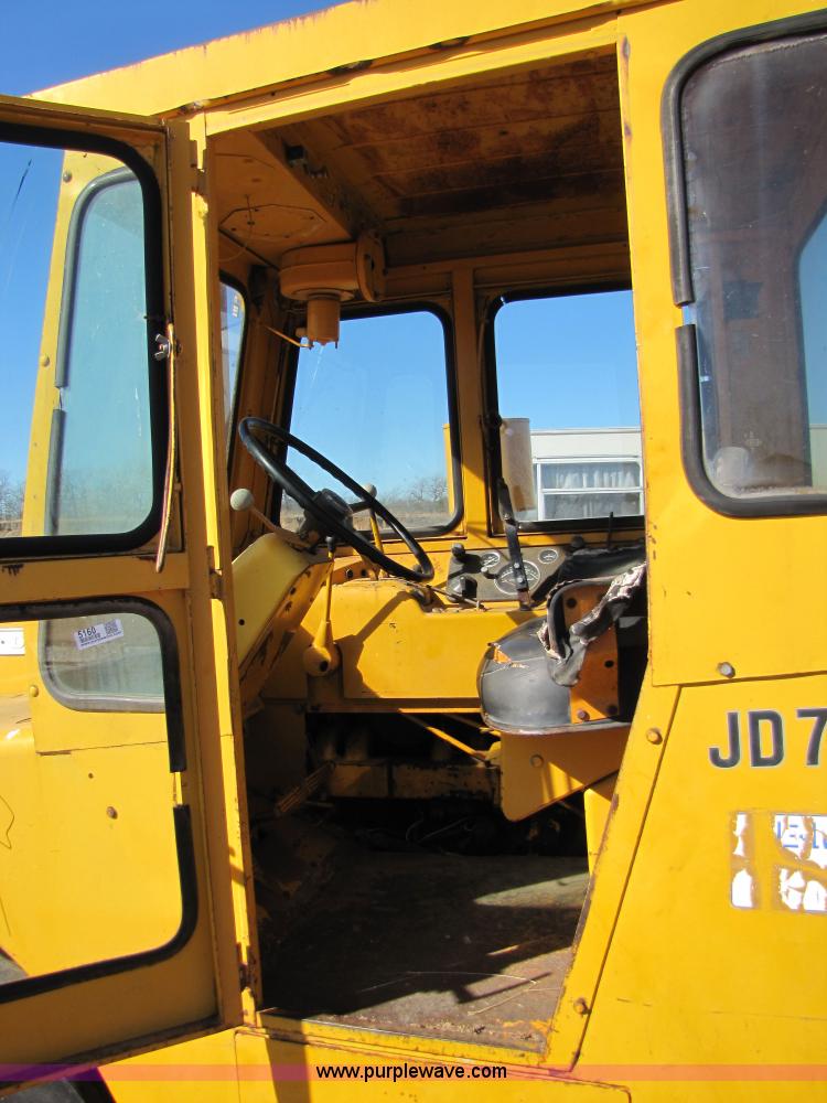 image for item 5160 1967 John Deere 7600 paddle scraper