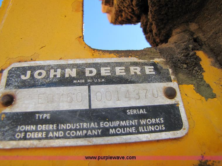image for item 5160 1967 John Deere 7600 paddle scraper