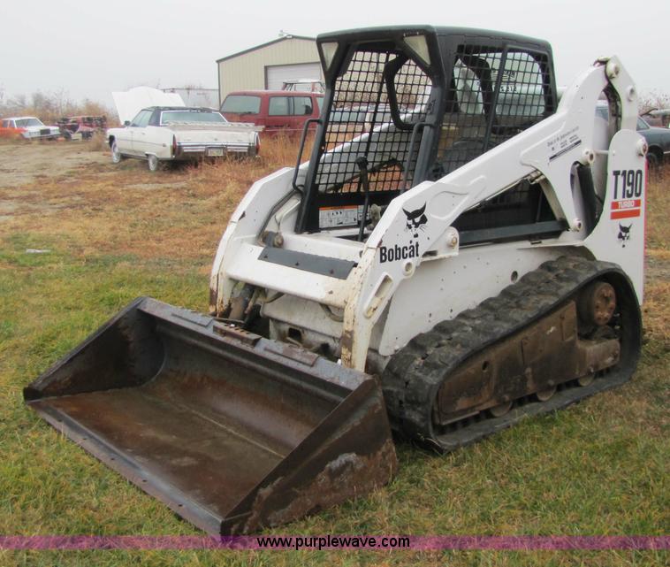 image for item 5300 2002 Bobcat T190 skid steer