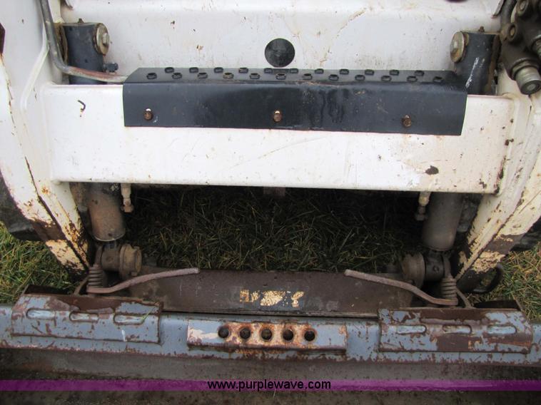 image for item 5300 2002 Bobcat T190 skid steer