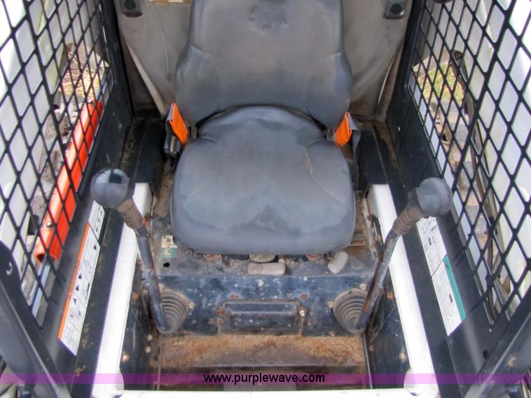 image for item 5300 2002 Bobcat T190 skid steer