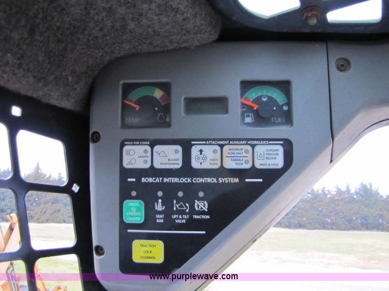 image for item 5300 2002 Bobcat T190 skid steer