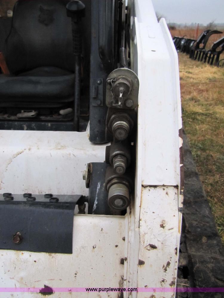image for item 5300 2002 Bobcat T190 skid steer