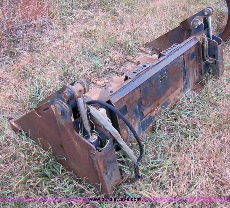 image for item 5303 Bobcat 68 combo bucket