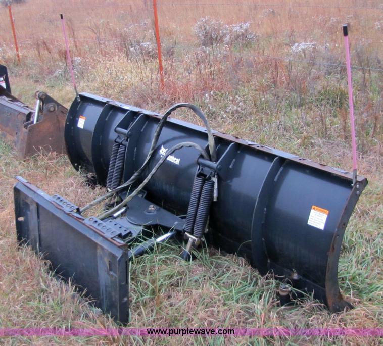 image for item 5304 2005 Bobcat 96 snow blade