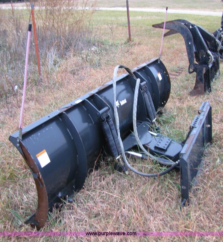 image for item 5304 2005 Bobcat 96 snow blade