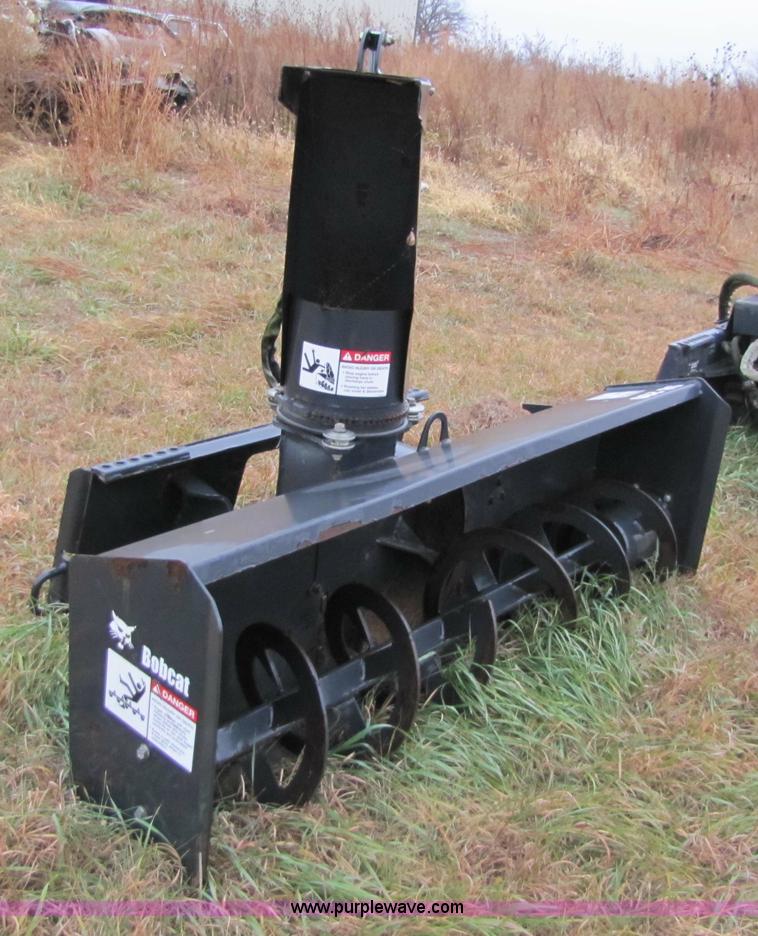 image for item 5306 2005 Bobcat SB200X72 snow blower