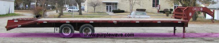 image for item 5310 1999 Circle M tandem axle gooseneck trailer