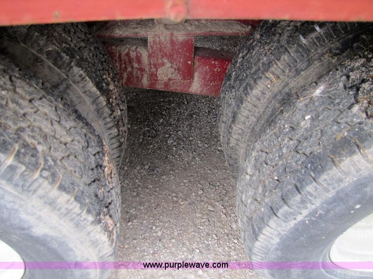 image for item 5310 1999 Circle M tandem axle gooseneck trailer