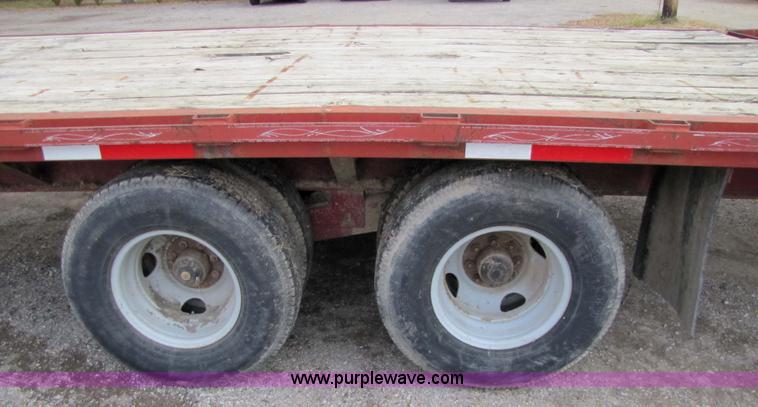 image for item 5310 1999 Circle M tandem axle gooseneck trailer