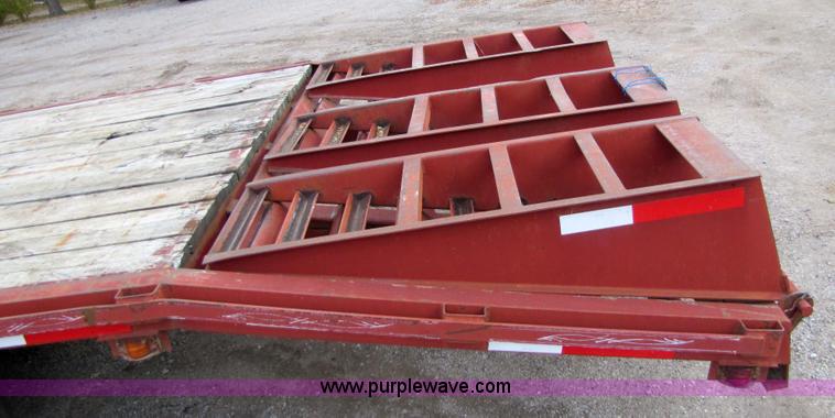 image for item 5310 1999 Circle M tandem axle gooseneck trailer