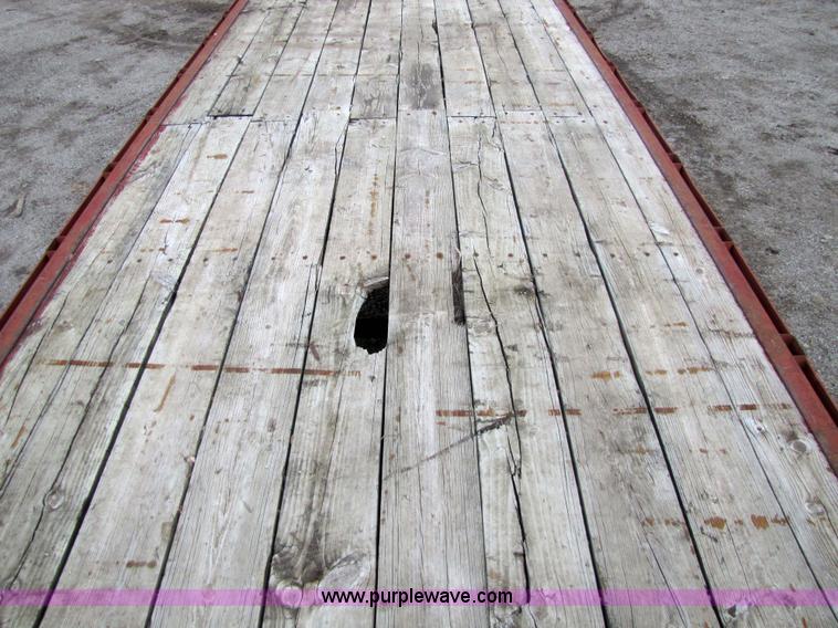 image for item 5310 1999 Circle M tandem axle gooseneck trailer