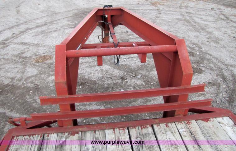 image for item 5310 1999 Circle M tandem axle gooseneck trailer