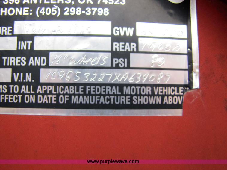 image for item 5310 1999 Circle M tandem axle gooseneck trailer