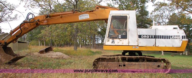 image for item 5549 1981 Drott Case 40CE excavator