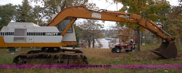 image for item 5549 1981 Drott Case 40CE excavator