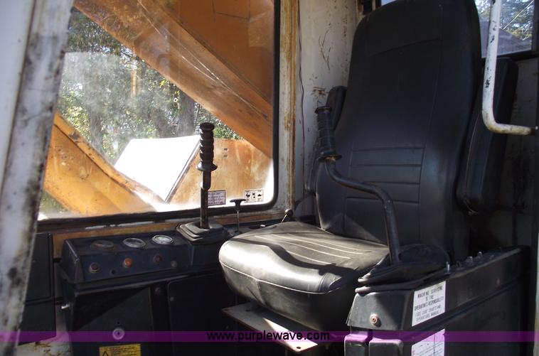 image for item 5549 1981 Drott Case 40CE excavator