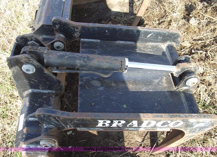 image for item 5588 Bradco grapple bucket