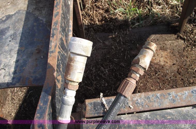 image for item 5588 Bradco grapple bucket