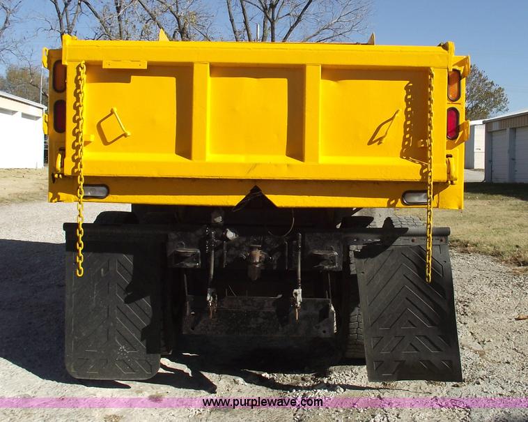 image for item 5991 1996 International 4900 dump truck