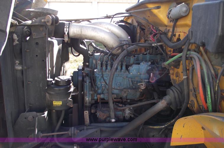 image for item 5991 1996 International 4900 dump truck