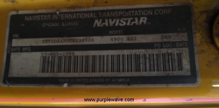 image for item 5991 1996 International 4900 dump truck