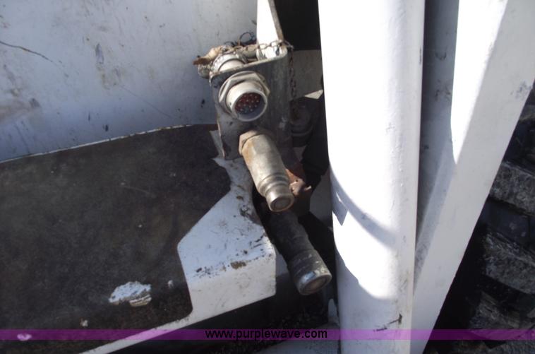 image for item 5992 1998 Bobcat 963 skid steer