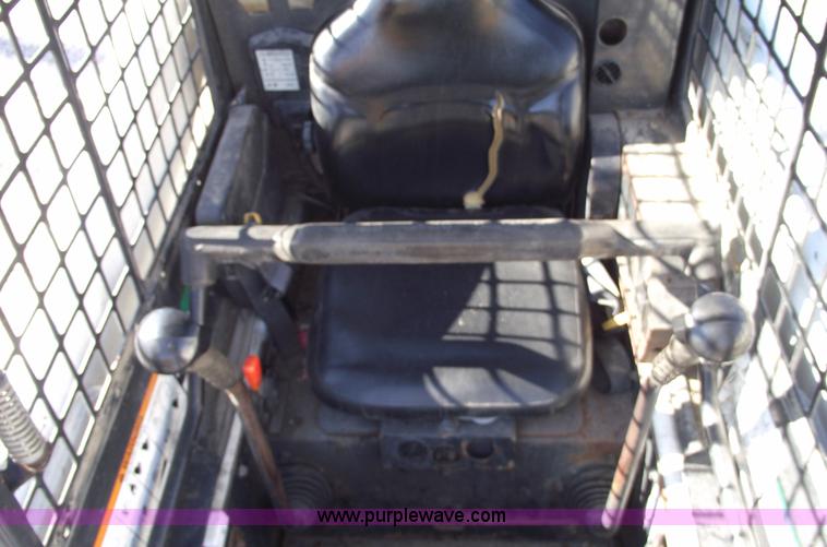 image for item 5992 1998 Bobcat 963 skid steer