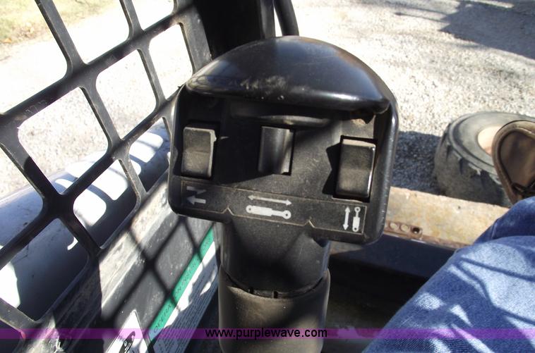 image for item 5992 1998 Bobcat 963 skid steer