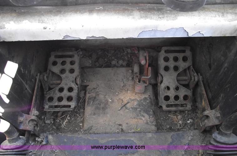 image for item 5992 1998 Bobcat 963 skid steer