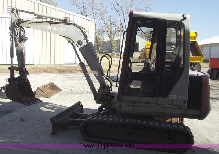 image for item 5993 1994 Takeuchi TB035 mini excavator