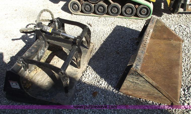 image for item 5994 2007 ASV RC30 skid steer with three attachments