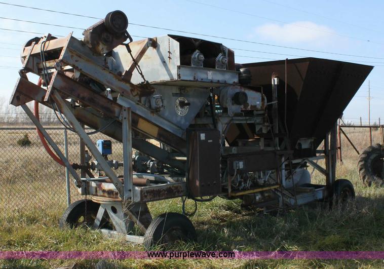 image for item 6391 Cedarapids pug mill