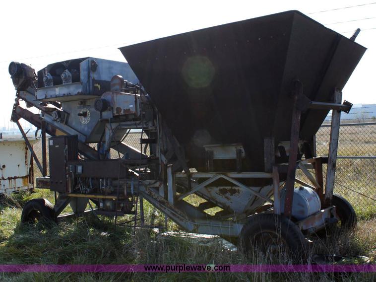 image for item 6391 Cedarapids pug mill