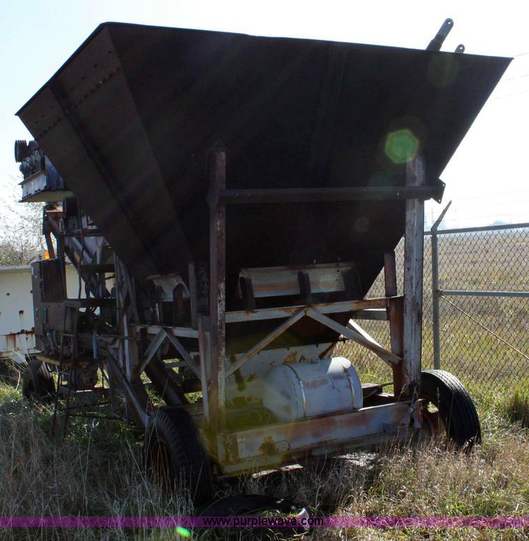 image for item 6391 Cedarapids pug mill