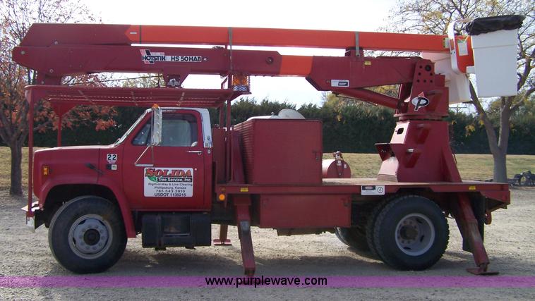 image for item 7295 1987 Chevrolet 70 truck with UEC S50 HAB boom